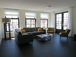 Spacious Holiday Home on Markermeer near Amsterdam