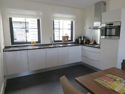 Spacious Holiday Home on Markermeer near Amsterdam