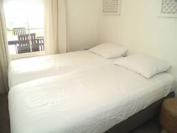 Spacious Holiday Home on Markermeer near Amsterdam