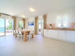 Modern Villa in Cres With Pool