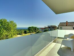 Modern Villa in Peroj With Pool and Parasol