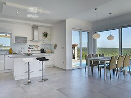 Modern Villa in Peroj With Pool and Parasol