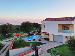 Modern Villa in Peroj With Pool and Parasol