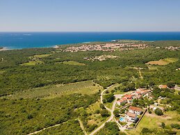 Modern Villa in Peroj With Pool and Parasol