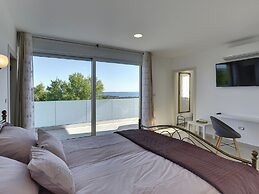 Modern Villa in Peroj With Pool and Parasol