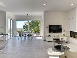 Modern Villa in Peroj With Pool and Parasol