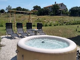 Comfortable House With Large Garden and Terrace, Near the Beach