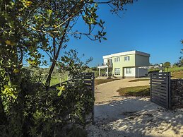 Comfortable House With Large Garden and Terrace, Near the Beach