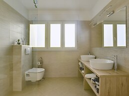 Comfortable House With Large Garden and Terrace, Near the Beach