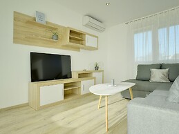 Comfortable House With Large Garden and Terrace, Near the Beach