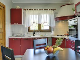 Villa in Peroj With Pool