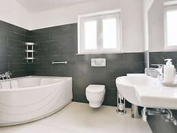 Luxurious Villa with Sauna & Hot Tub in Žminj