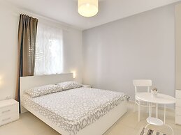 Luxurious Villa with Sauna & Hot Tub in Žminj