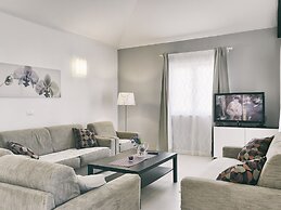 Luxurious Villa with Sauna & Hot Tub in Žminj