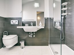 Luxurious Villa with Sauna & Hot Tub in Žminj