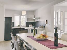 Luxurious Villa with Sauna & Hot Tub in Žminj