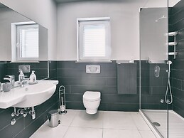 Luxurious Villa with Sauna & Hot Tub in Žminj