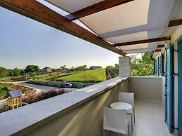 Luxurious Villa with Sauna & Hot Tub in Žminj