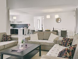 Luxurious Villa with Sauna & Hot Tub in Žminj