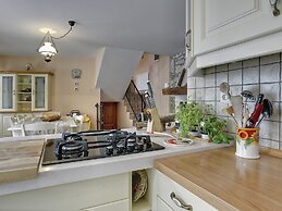 Well Maintained Holiday Home With Private Heated Pool Near the Beach