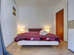 Villa With Pool and Sunshade in Rovinj