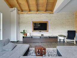 Villa With Pool and Sunshade in Rovinj