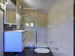 Villa With Pool and Sunshade in Rovinj