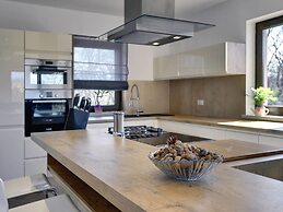 Villa With Pool and Sunshade in Rovinj