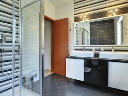 Villa With Pool and Sunshade in Rovinj