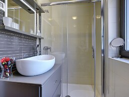 Villa With Pool and Sunshade in Rovinj