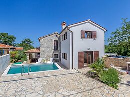 Boutique Villa With Pool in Peresiji