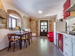 Boutique Villa With Pool in Peresiji