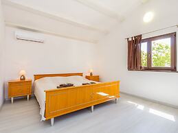 Boutique Villa With Pool in Peresiji