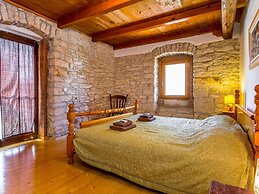 Boutique Villa With Pool in Peresiji