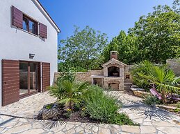 Boutique Villa With Pool in Peresiji