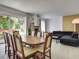 Quaint Holiday Home in Liznjan With Pool