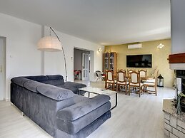 Quaint Holiday Home in Liznjan With Pool