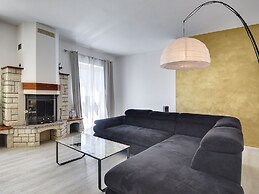 Quaint Holiday Home in Liznjan With Pool