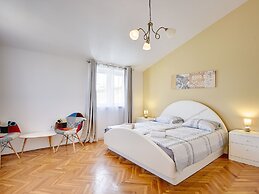 Quaint Holiday Home in Liznjan With Pool