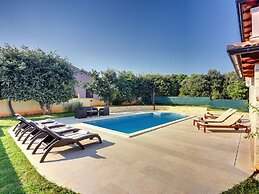 Detached Villa With Swimming Pool in the South of Istria Near the Sea