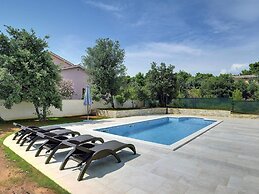 Detached Villa With Swimming Pool in the South of Istria Near the Sea