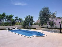Detached Villa With Swimming Pool in the South of Istria Near the Sea