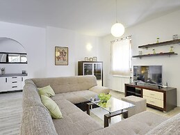 Detached Villa With Swimming Pool in the South of Istria Near the Sea