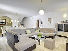 Detached Villa With Swimming Pool in the South of Istria Near the Sea