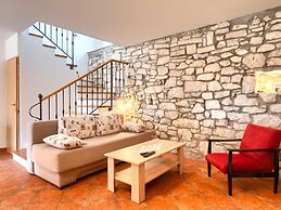 Holiday Home in Egotici With Pool