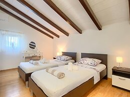 Holiday Home in Egotici With Pool