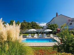 Holiday Home in Egotici With Pool