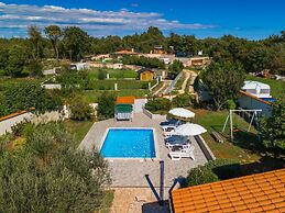 Holiday Home in Egotici With Pool