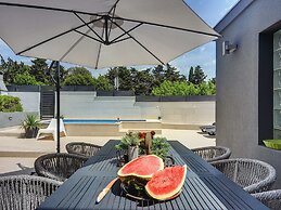 Holiday Home in Liznjan With Private Pool