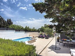 Holiday Home in Liznjan With Private Pool